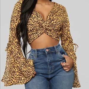 Brand New Fashionnova Top Beautiful!!